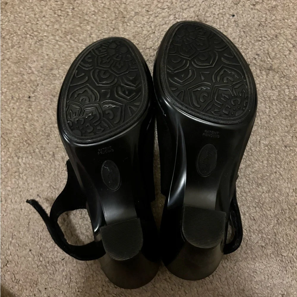 Black Suede Heels Size 7 1/2 - Picture 10 of 10